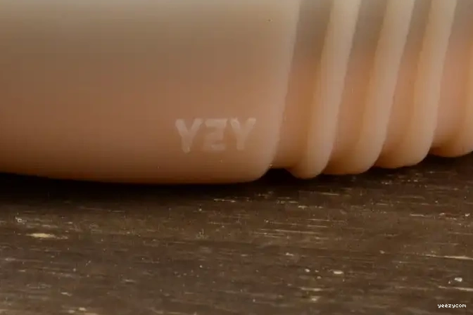 Yeezy BY2456 750 adidas Boost Brown Light 0629